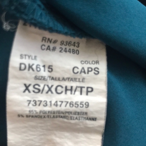 DICKIES Scrubs Women's EDS Signature V-Neck Scrub Top - Picture 6 of 10